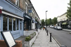Trendy 2BR Home in Heart of Chiswick, 4 Guests! - Image 5