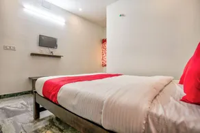 Leo's Home Stay by OYO Rooms - Image 2