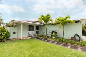 Serene 3br W/ Lanai & Private Yard, Walk To Beach 3 Bedroom Home - Image 4