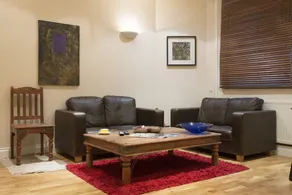 Urban Stay Abbotts Chambers Apartments - Image 2
