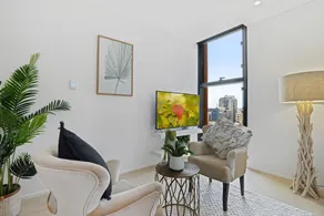 Luxury Home Hidden in the Urban Oasis - Image 3
