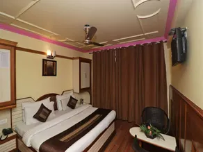 OYO 1385 Hotel Dream Palace - Image 4