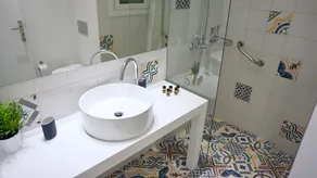 Spacious Modern Apt in Athens near Metro - Image 5
