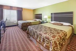 Super 8 by Wyndham Houston/I-10/Federal Road - Image 4