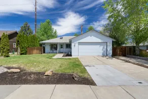 Dog-friendly Post Home With Private Hot Tub, Fire Pit, and BBQ on the Deck by Redawning - Image 4