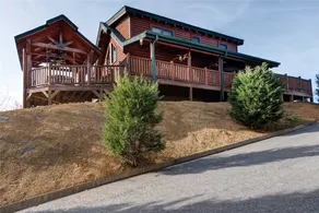 Serenity Peak, 3 Bedrooms, Sleeps 8, Pool Table, Arcade, Hot Tub, Pool - Image 3