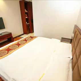 Xingang Business Hotel - Image 4