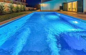 Beautiful Home in Mravince With Outdoor Swimming Pool, Wifi and 3 Bedrooms - Image 5