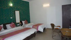 Maxfort Airport Hotel - Image 5