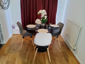 Charming 2-bed Apartment Located in Elham Norwich - Image 3