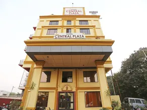 Hotel Central Plaza By OYO Rooms - Image 4