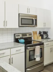 Luxury Building 3BR/2BA! Prime Downtown Mass Ave! - Image 5