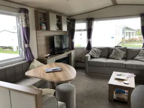 Luxury 2 Bedroom Caravan at Mersea Island Holiday - Image 3