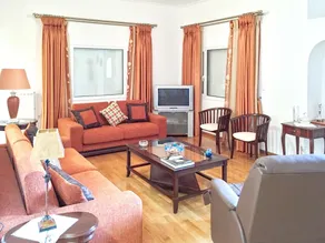 2 bedrooms house with lake view and enclosed garden at Manthirea - Image 4