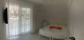 White Suite Rooms - Image 3