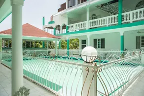 Diamond Villas And Suites - Image 4