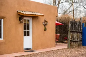 2 Bedroom - In Railyard, 10 Min. Walk to Plaza - Desert Breeze - Image 3