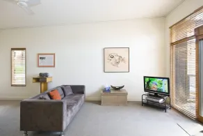 Lornebeach Apartments - Image 4