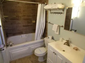 Shorelands Guest Resort - Image 5