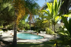 Travellers Guest House - Image 4