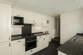 Stayci Serviced Apartments Noordeinde - Image 5