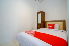 Fedith Kost Syariah by OYO Rooms - Image 3
