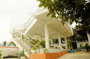 Tum's Resort - Image 3