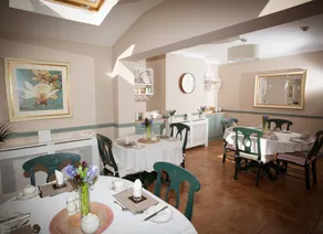 Almanii Bed & Breakfast - Image 2