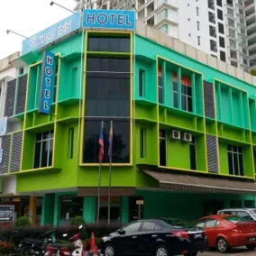De Kpmj Inn Hotel - Image 1