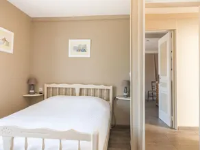 Simplistic Holiday Home in St-Laurent-sur-Mer with Terrace - Image 2