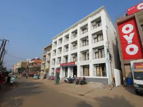 Hotel Globe International by OYO Rooms - Image 4