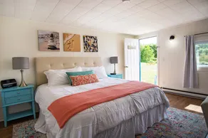 Friar’s Bay Inn And Cottages - Image 3
