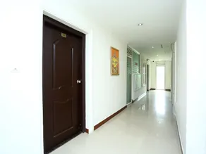 Krishna Regency by OYO Rooms - Image 5