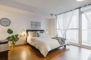 Sarkar Suites Queen's Wharf - Image 2