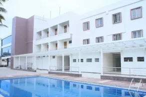 Hotel Beehive Grand - Image 5