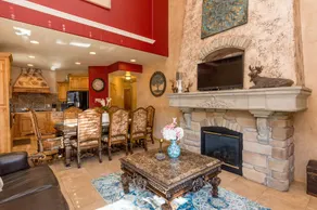 Luxury Townhouse in Mountains - Image 2