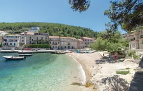 Beautiful Apartment in Prigradica With Wifi - Image 5