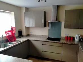 Immaculate 3-bed House in Bristol BS9 - Image 2