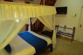 Camellia Lake Resort - Image 3