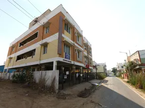 Apartment JLS Gruha By OYO Rooms - Image 4