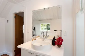 The Old Oak Boutique Hotel - Image 3