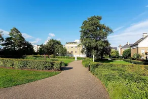 Lavender House - Image 4