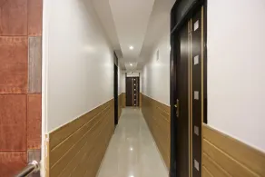 OYO 10263 Hotel Grand Nishat - Image 4