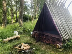 Tiny hut in the Forest Overlooking the River - Image 4
