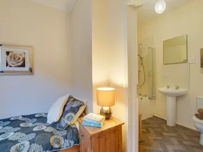 Apartment-Ensuite-Sammy's Place - Image 2