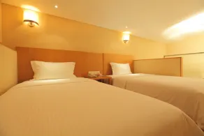 L'Otel - Image 3