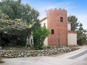 Spacious, 6-bedroom House in Vallmoll With a Swimming Pool and Wifi 10 - Image 4
