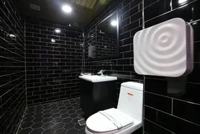 X Mas Hotel - Image 4