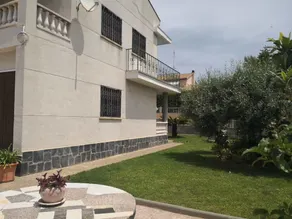 Villa con jardín piscina y cerca playa - Image 5