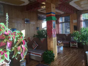Yangkor Tibetan Homestay Hostel - Image 2
